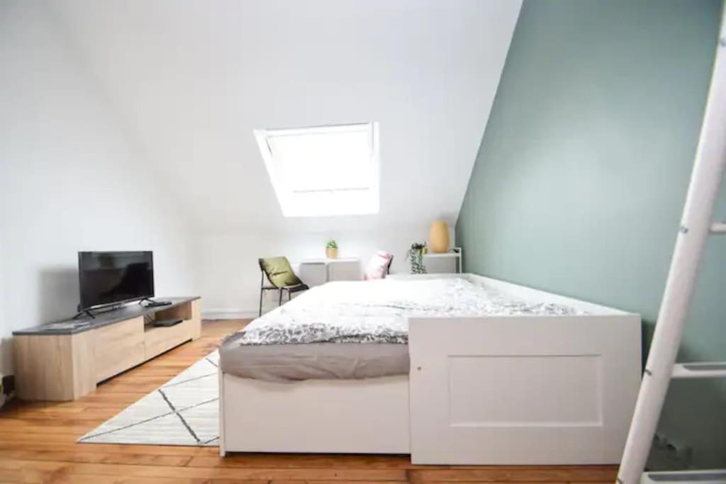 Disponible - Appartement Entier - 10Mn Rer B Aeroport Cdg - Paris Gare Du Nord, T11 Express, Le Bourget, Tout Equipe, Netflix Gratuit, 3 Personnes, 4Eme Etage, Escaliers, Parc Des Expositions, Parking Rue Gratuit Apres 19H Drancy Exterior foto